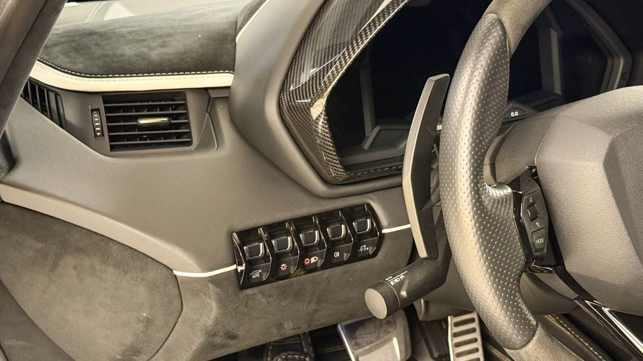 Lamborghini Aventador SVJ 6.5L V12 - Lamborghini Aventador - 1 of 900 worldwide - Naturally Aspirated V12