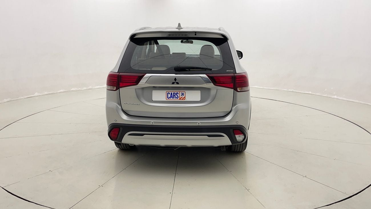 ميتسوبيشي آوتلاندر GLX MID LINE 2.4 | بدون دفعة مقدمة | اختبار القيادة في المنزل