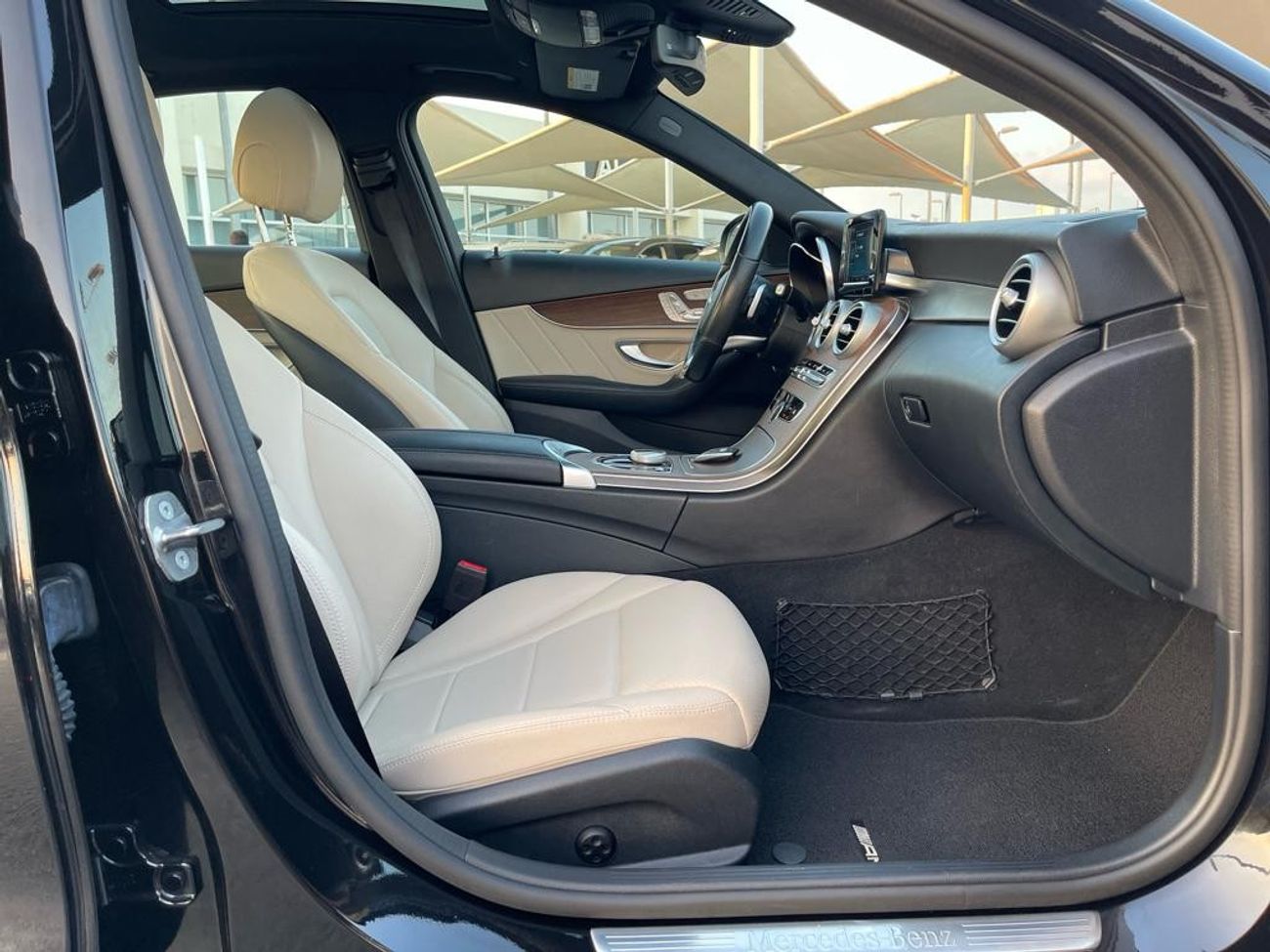 Mercedes-Benz C 300 AMG Pack Mercedes C 300 _American_2019_Excellent Condition _Full option