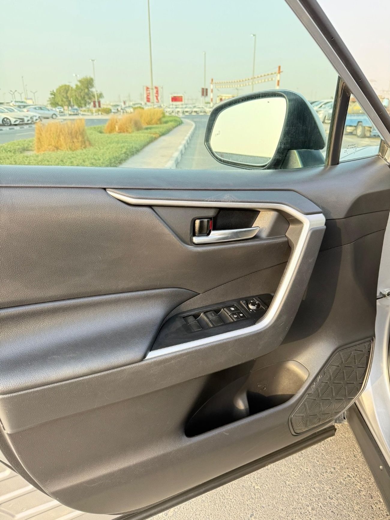 تويوتا راف ٤ XLE 4WD Full Option 2021