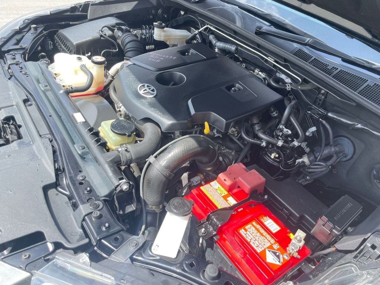 تويوتا هيلوكس diesel 2.8 liter ,right hand drive automatic ,full option