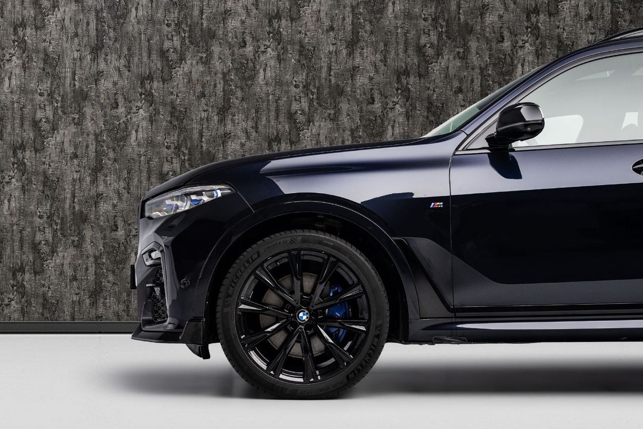 BMW X7 M50i BUY NOW, PAY 2027 | THE BLACKLINE STANDARD | 12 Months Warranty, GCC