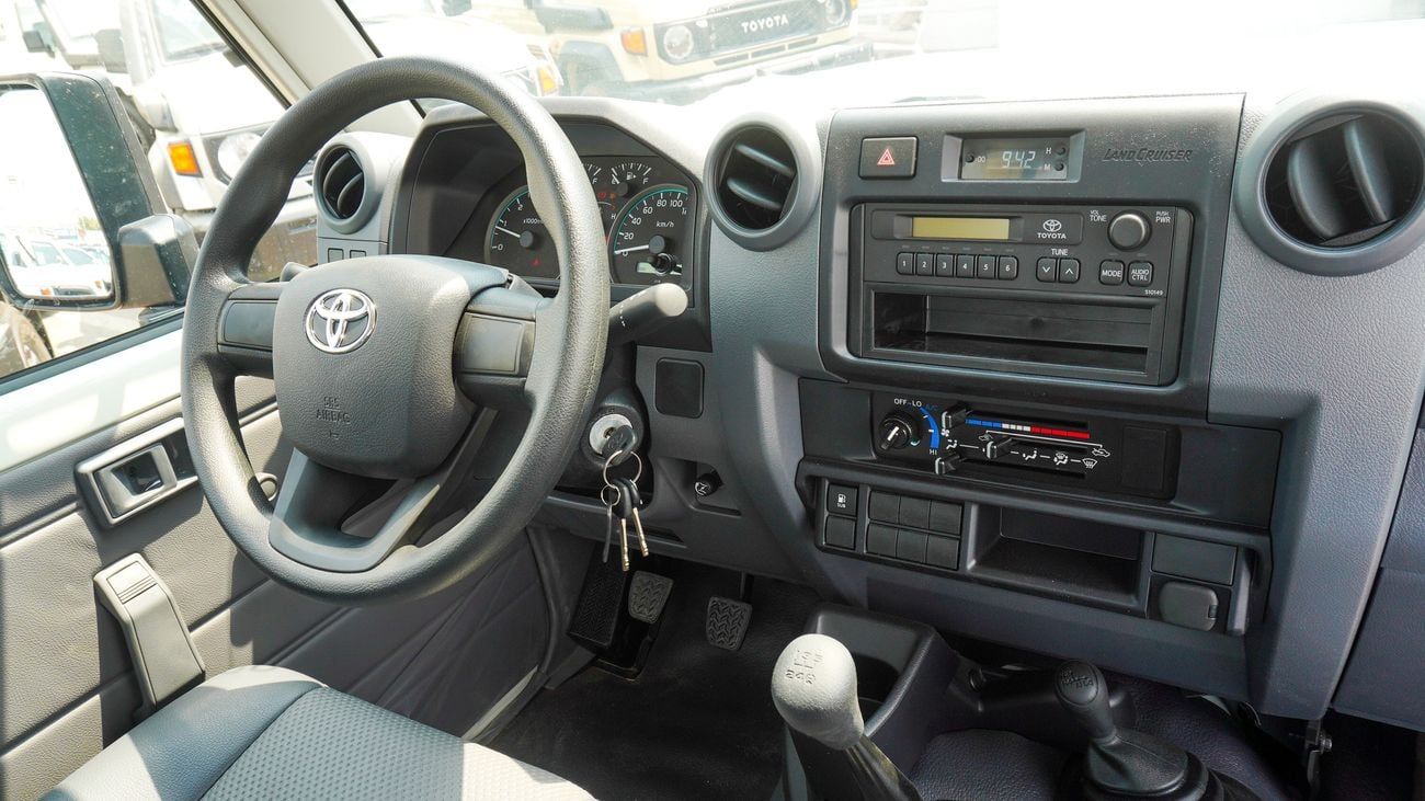Toyota Land Cruiser Pick Up 4.2L Diesel Single Cabin M/T