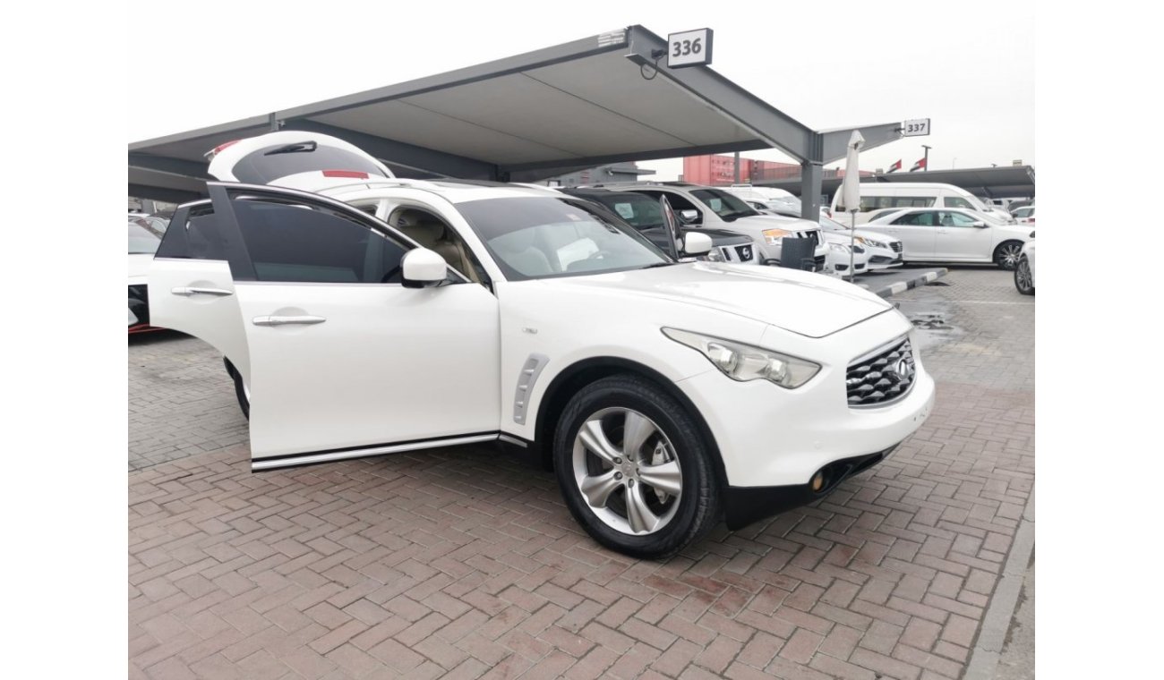 Infiniti FX35