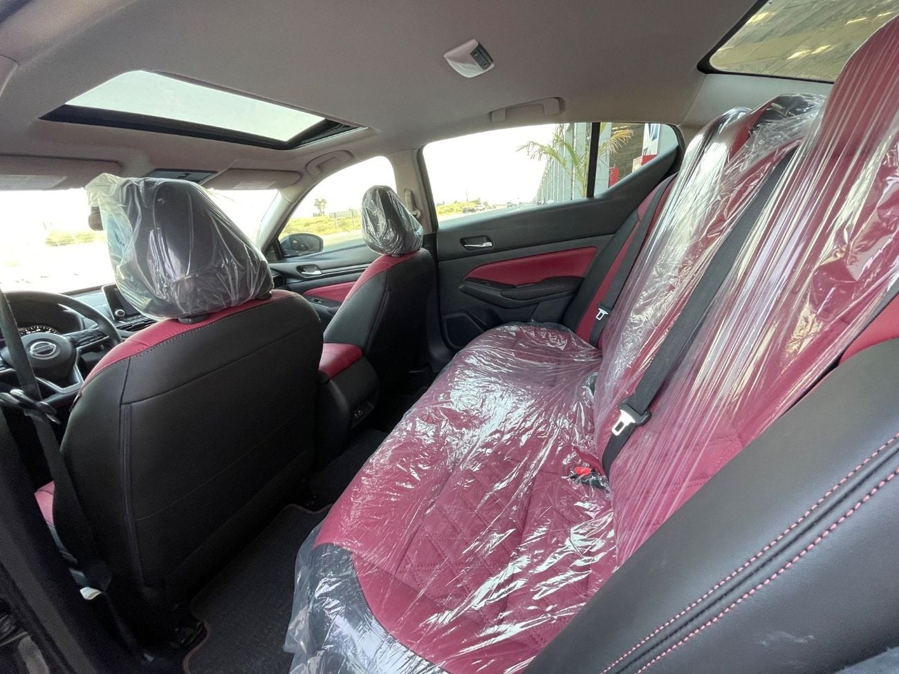Nissan Altima 2.5L SR SR /2.5L V4 / SUNROOF/ LOW MILEAGE / RADAR / LINE KEEP ASSIST / BIG SCREEN