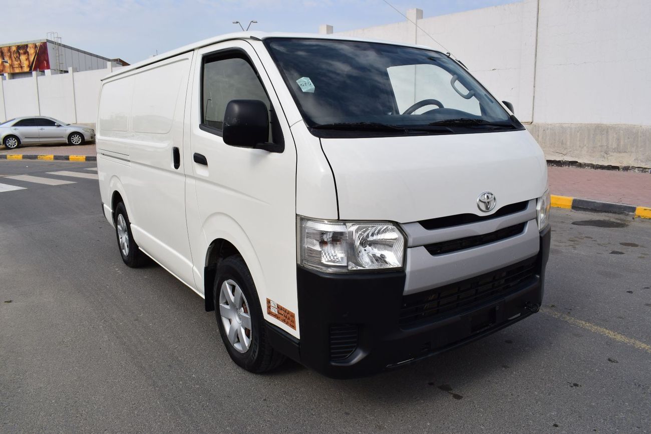 Toyota Hiace Toyota Hiace GL - Standard Roof 2.7L, Model:2016. Excellent condition