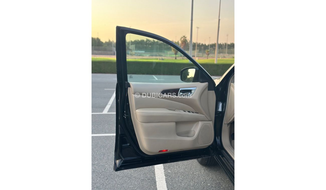 Nissan Pathfinder Platinum MODEL 2013 GCC CAR PREFECT CONDITION INSIDE AND OUTSIDE FULL OPTION PANORAMIC ROOF LEATHER