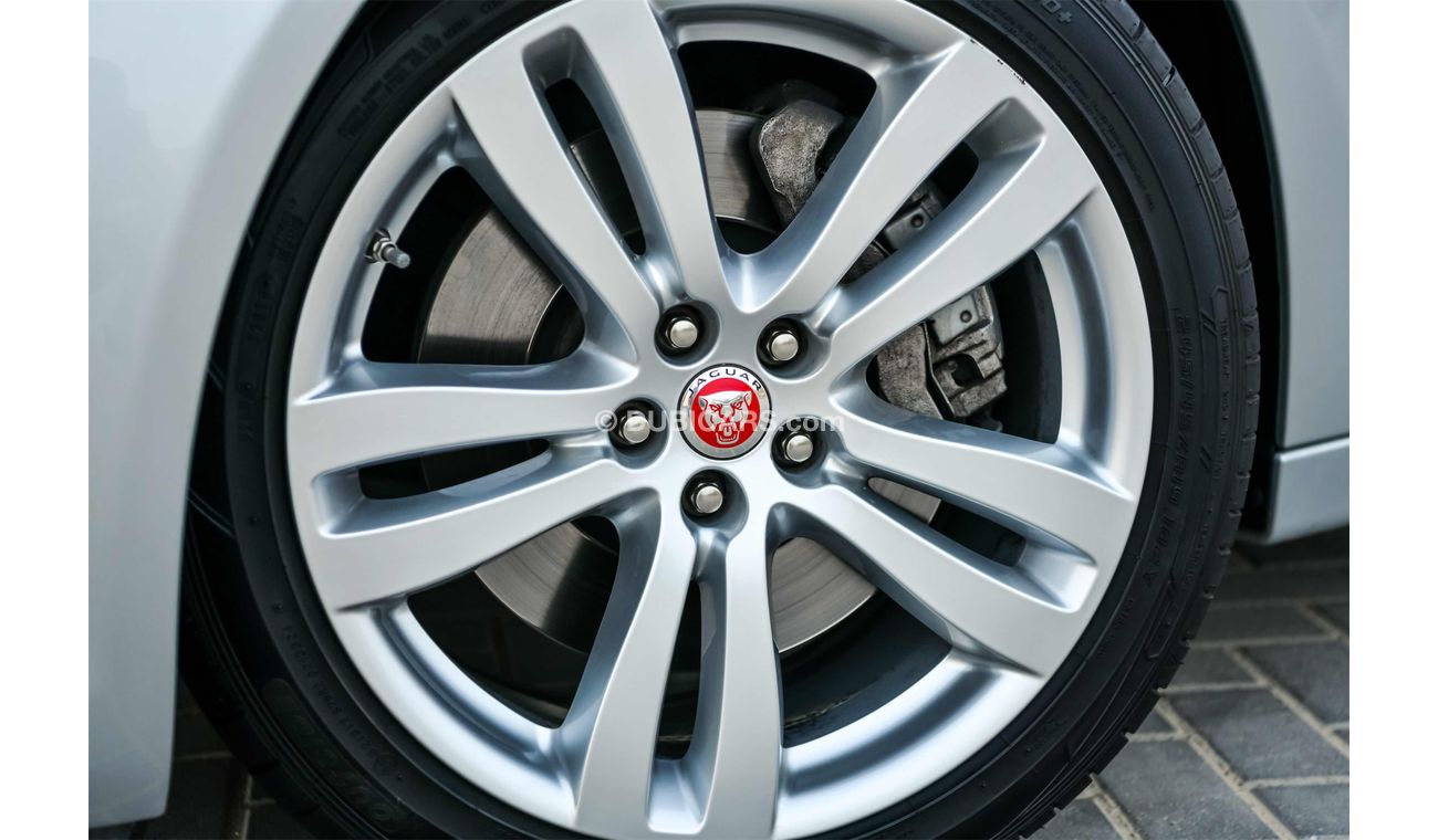 Jaguar XJ 2016 - Agnency Warranty & Service Contract - Immaculate Condition -  AED 2,037 PM - 0% DP