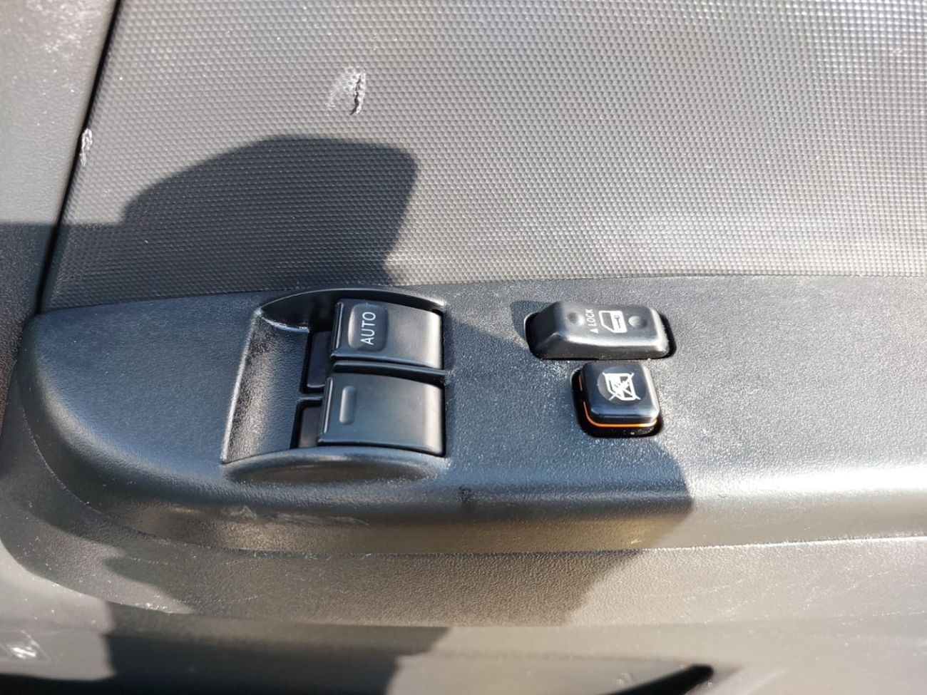 Toyota Hiace TOYOTA HIACE VAN AMBULANCE RHD 2015 MODEL 2.7 L PETROL AUTOMATIC(PM15323)