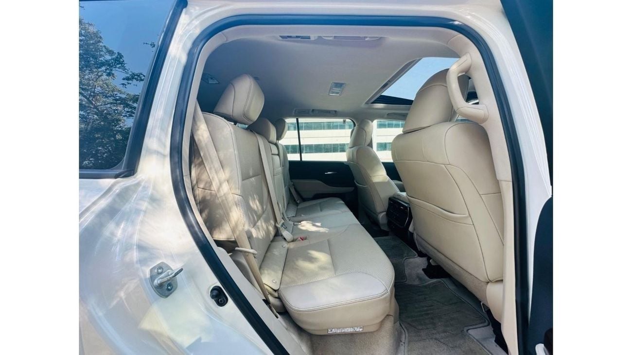 Toyota Land Cruiser AED 3, 810 PM | LAND CRUISER GXR 2022 | ORIGINAL PAINT | GCC SPECS | MINT CONDITION