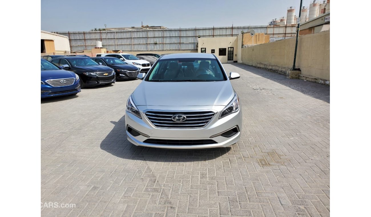 Hyundai Sonata SE - Very Clean Car