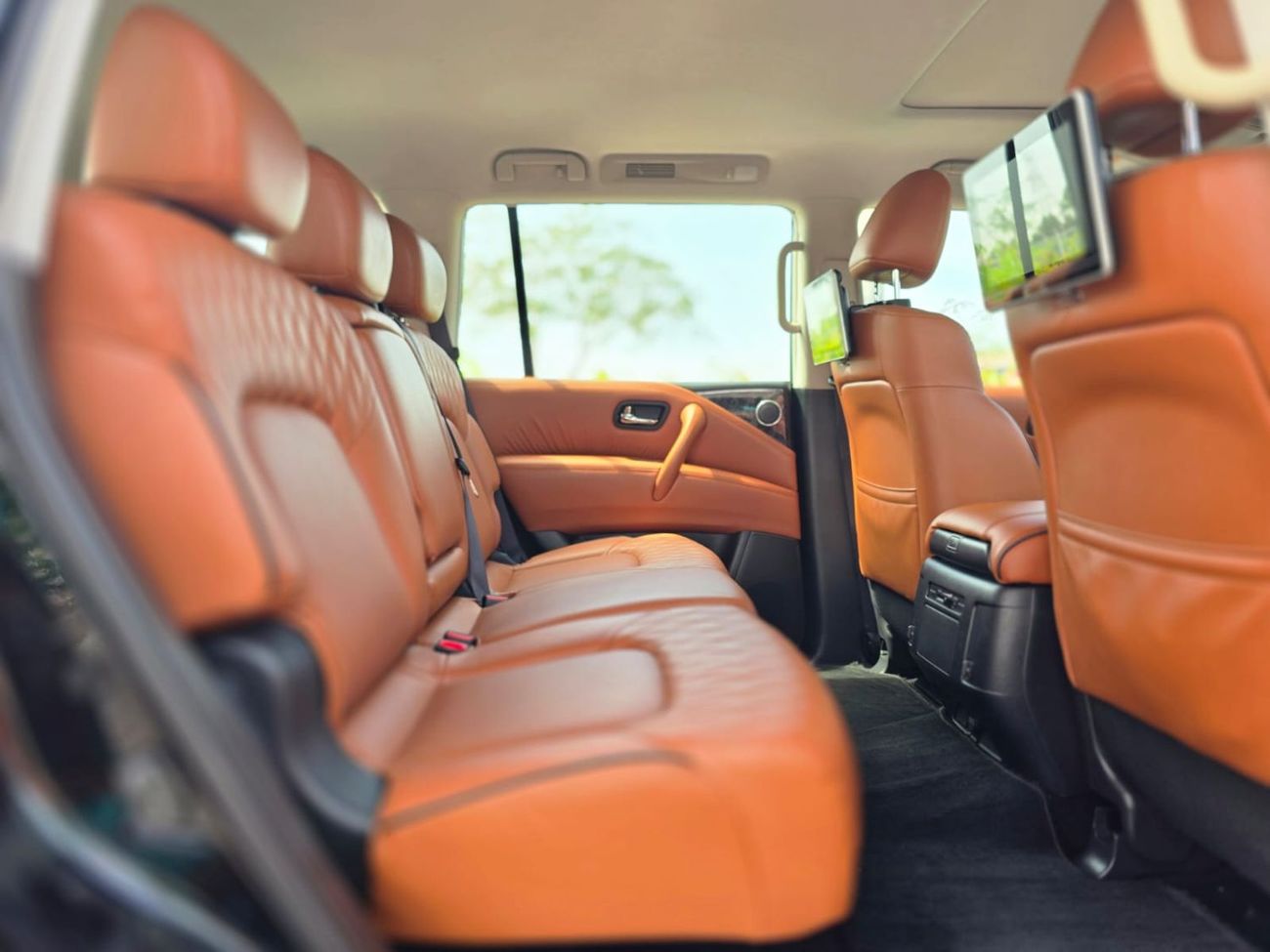 Nissan Patrol SE Platinum City 4.0L 2022 GCC LOW MILEAGE SINGLE OWNER IN MINT CONDITION