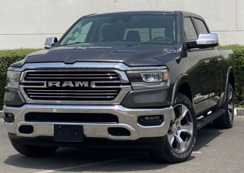 RAM 1500 Laramie 5.7L (5 Seater)