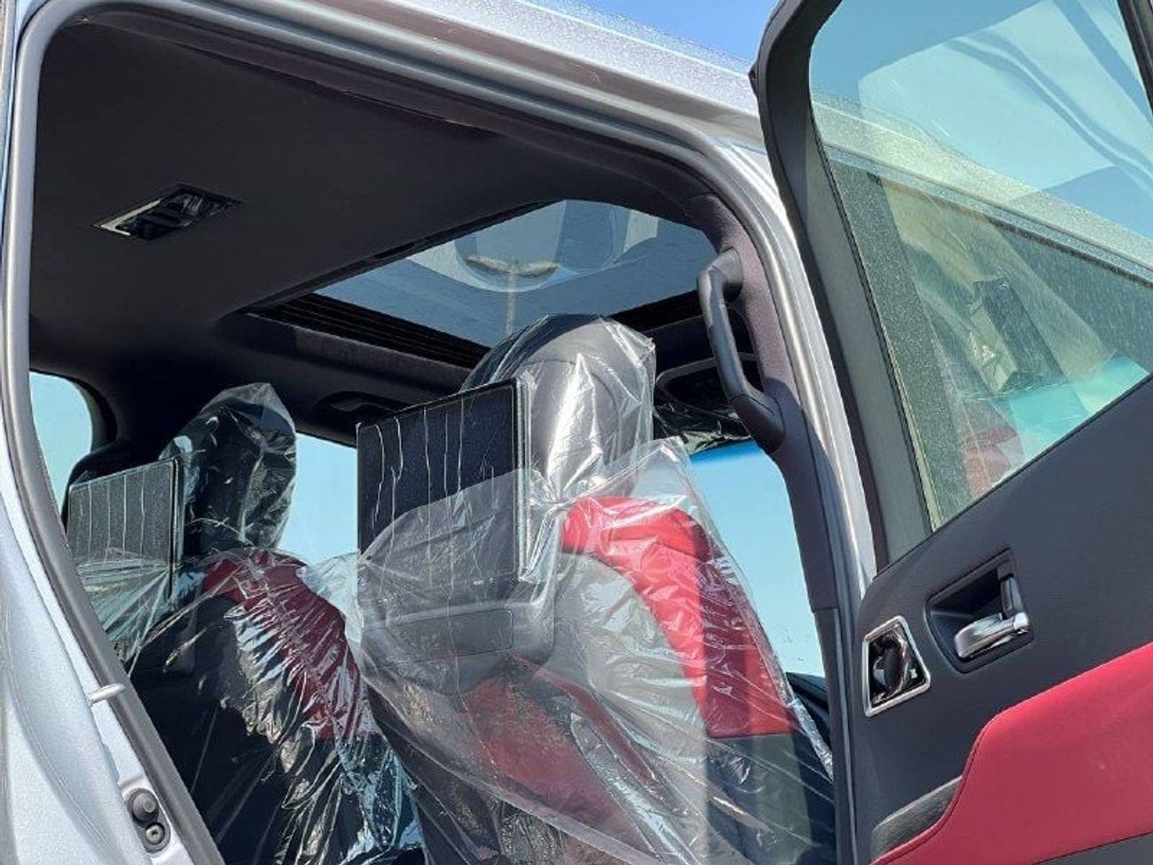 Toyota Land Cruiser VXR 3.3L DSL A/T // 2025 // FULL OPTION WITH RADAR , 360 CAMERA , LEATHER & POWER & COOLING SEATS //