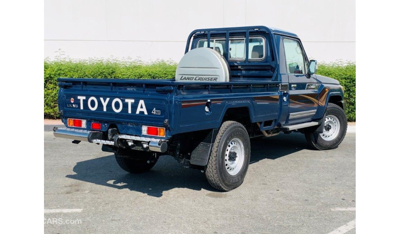 Toyota Land Cruiser Pick Up V6 4.0L Petrol With Diff. Lock and Winch