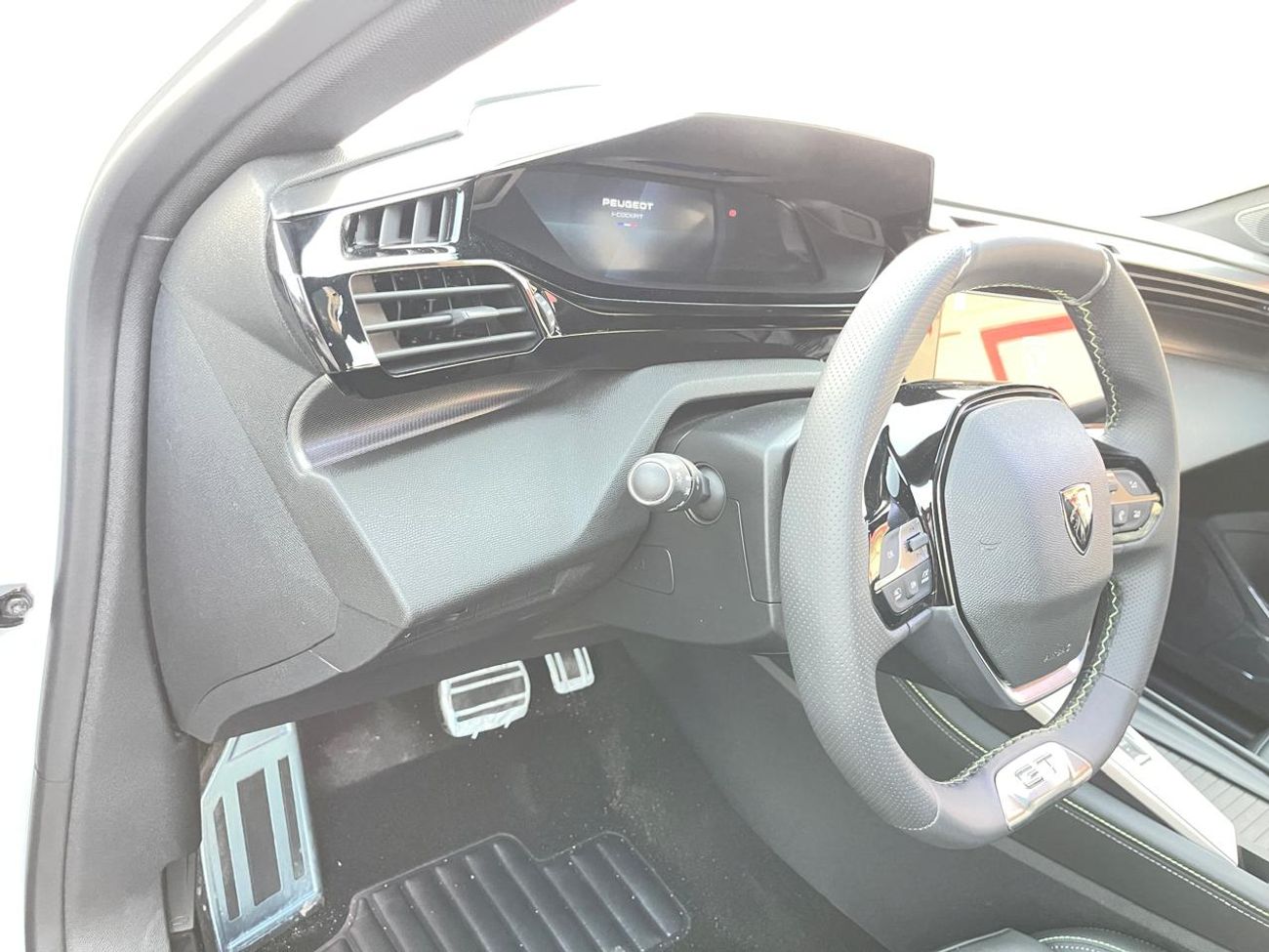 Peugeot 408 PEUGEOT 408 GT LINE 1.6L 2025 GCC SPECS