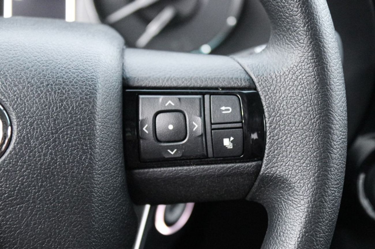 Toyota Hilux TOYOTA HILUX 2.7 AT MID OPTION WHITE 2024