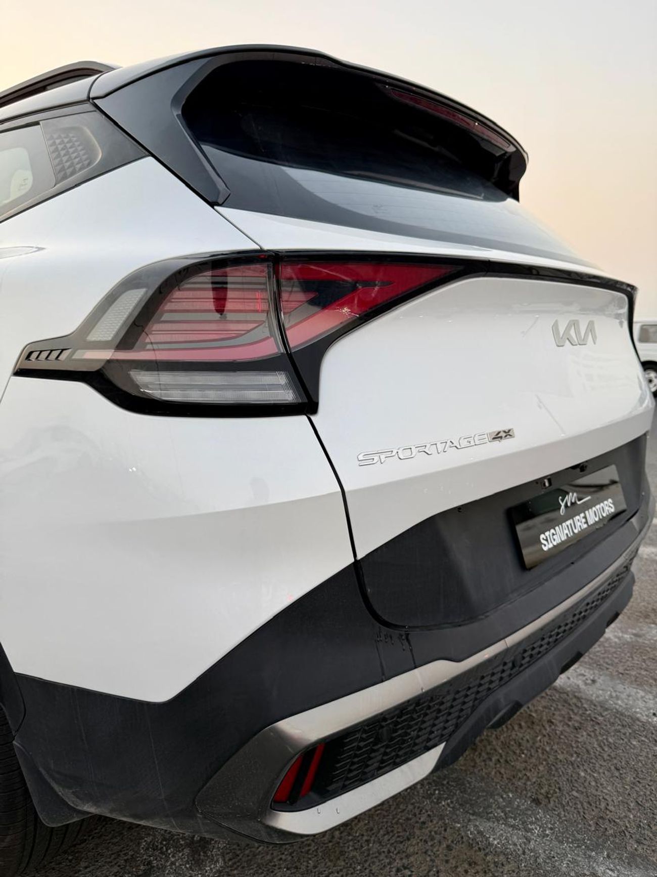 كيا سبورتيج 2.0L MPI LX (FWD)