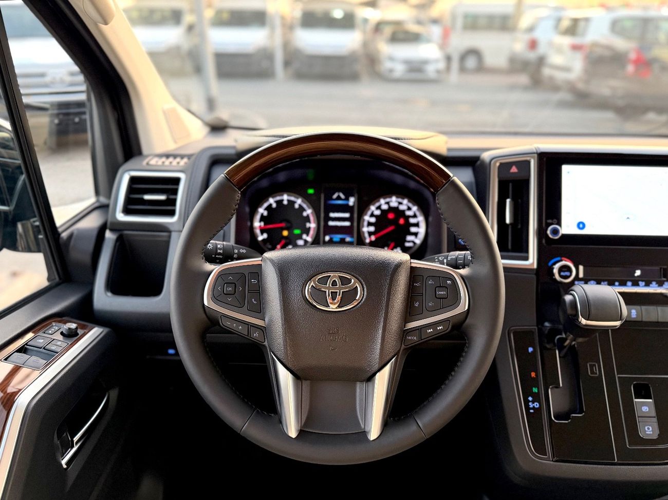 تويوتا جرافينا Granvia V full specs || Gcc