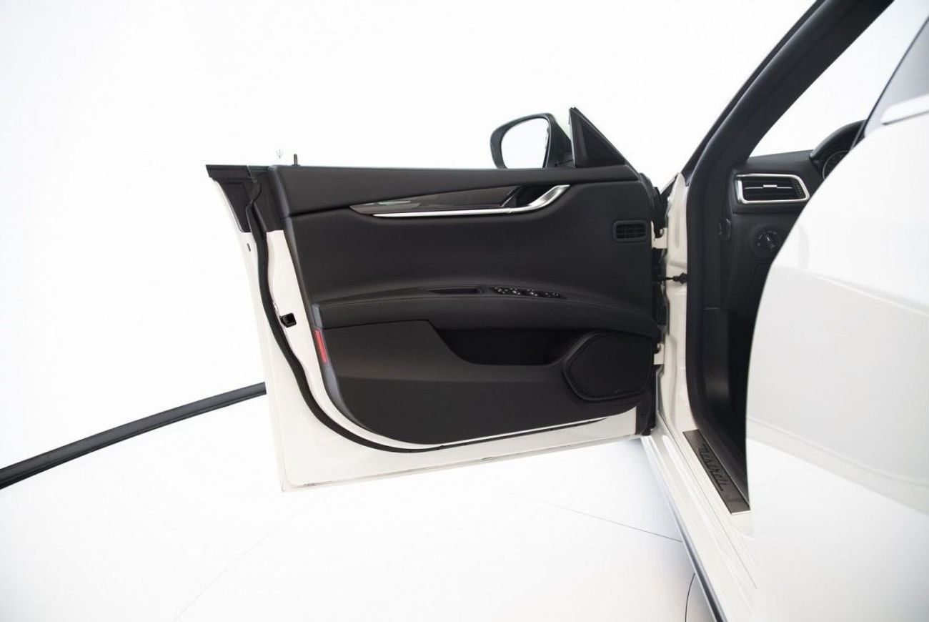 Maserati Ghibli Maserati Ghibli