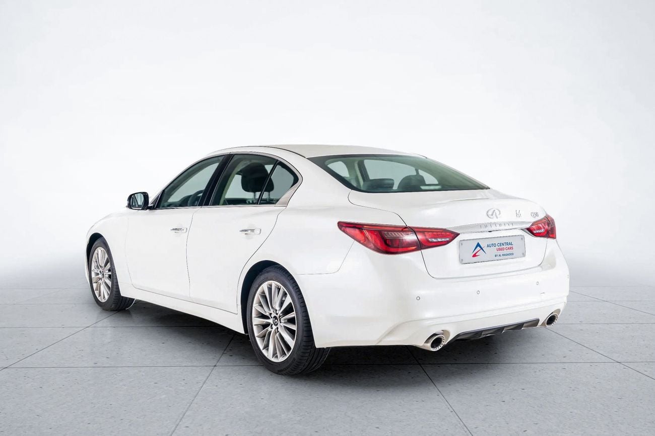 Infiniti Q50 LUXE 3.0