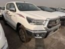 تويوتا هيلوكس 2.7L - Super White Inside Red