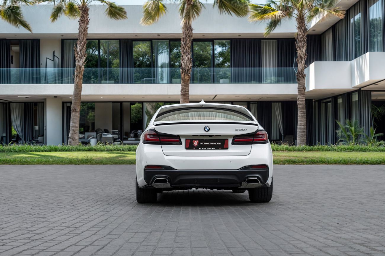 بي أم دبليو 520i 520i M-Kit | 2,997 P.M | 0% Downpayment | BMW Warranty! | Ramadan Offer!