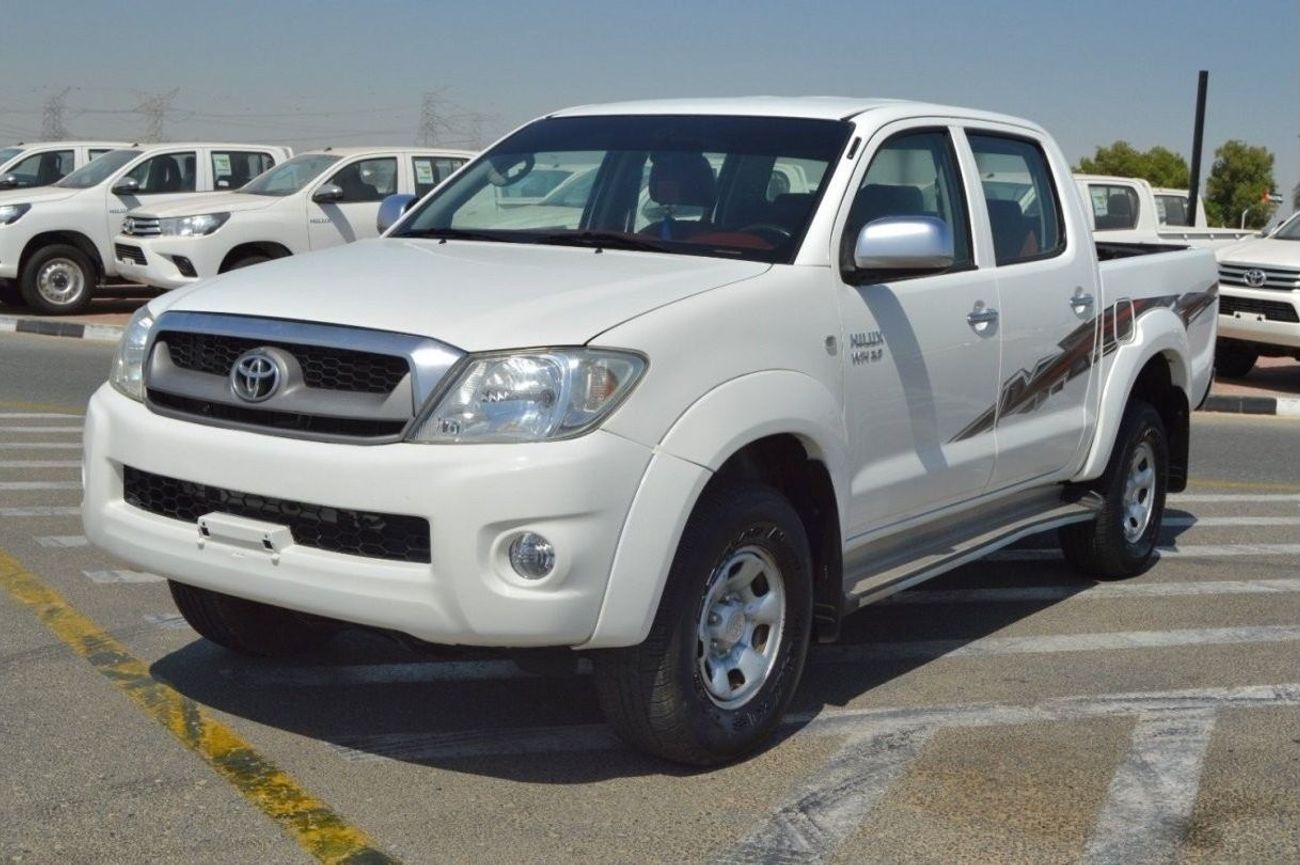Toyota Hilux Clean car left drive
