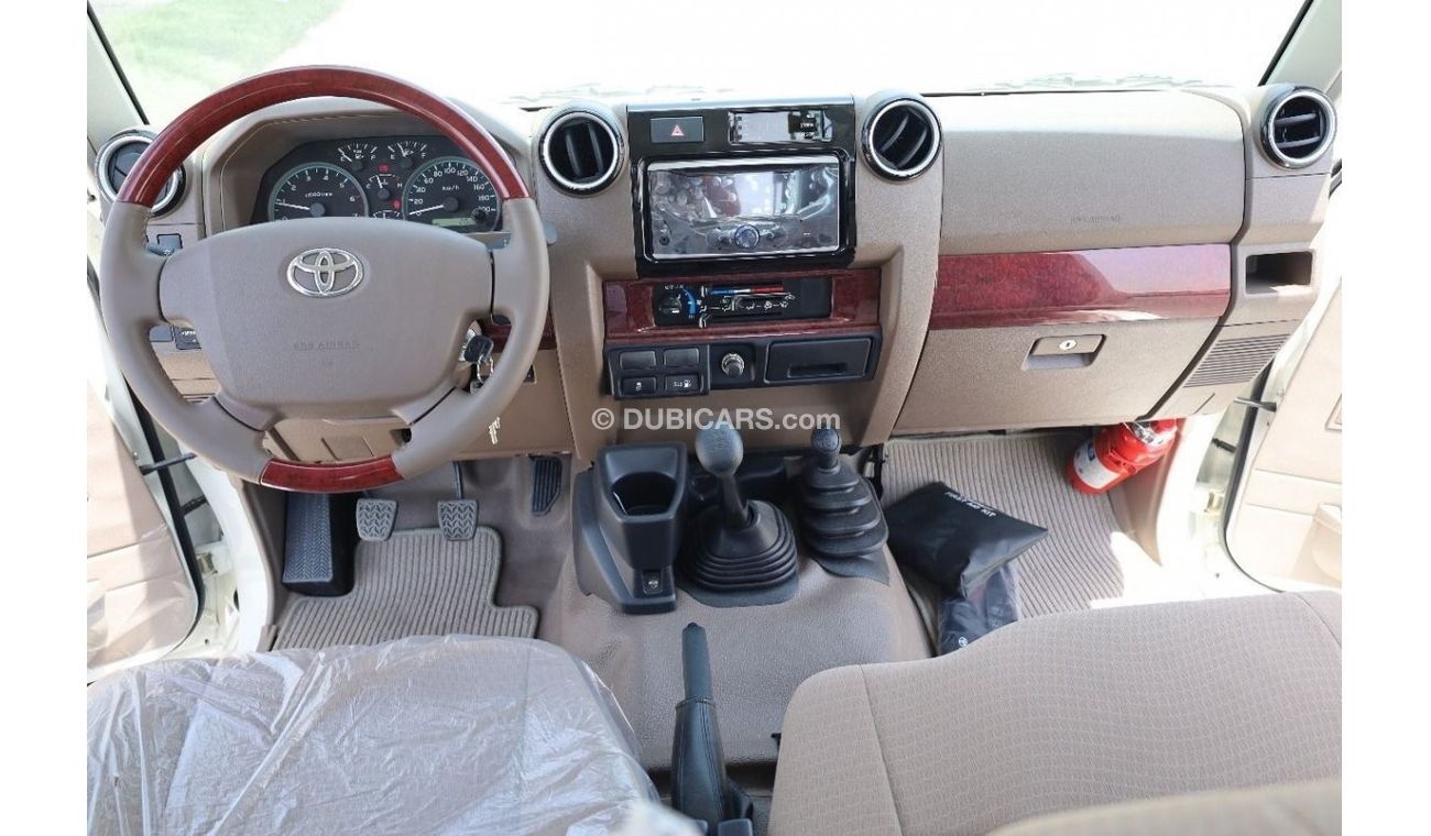 Toyota Land Cruiser Pick Up TOYOTA_LAND_CRUISER_PICK_UP_SINGLE_4.0_V6_GASOLINE_2022