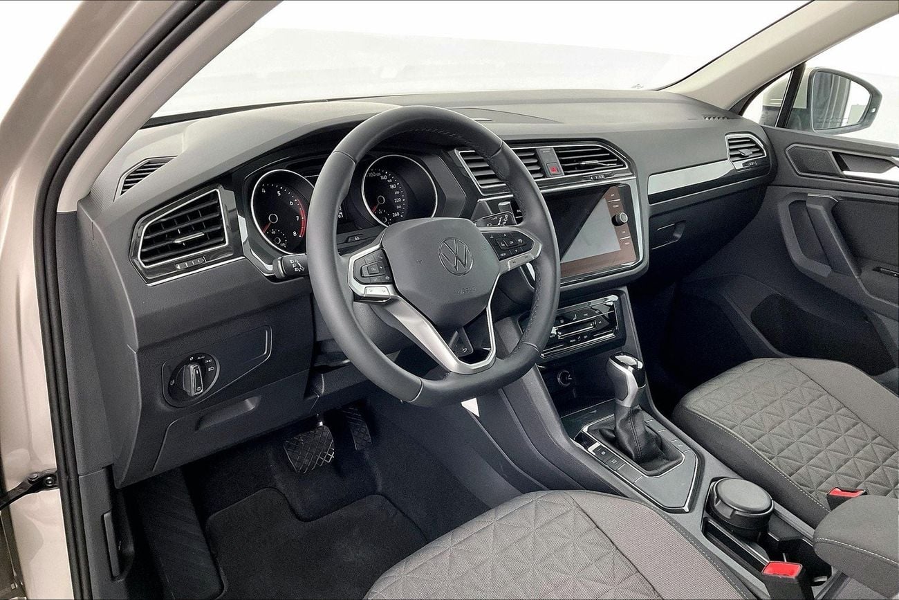 Volkswagen Tiguan Life| 1 year free warranty | Flood Free