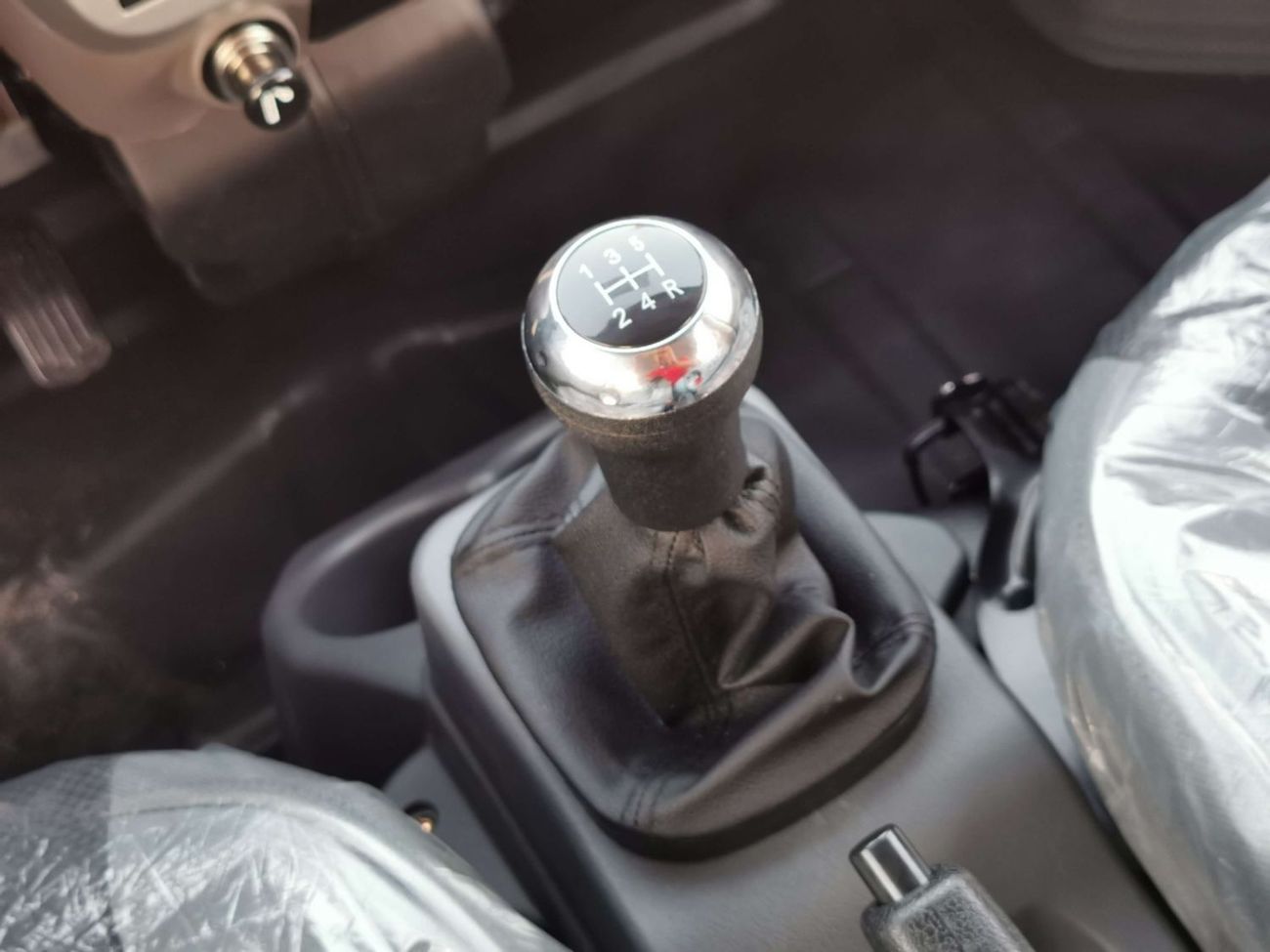 Victory V2 MINI BUS/ 07 SEATER, M/T V4 PETROL, FRONT POWER WINDOWS