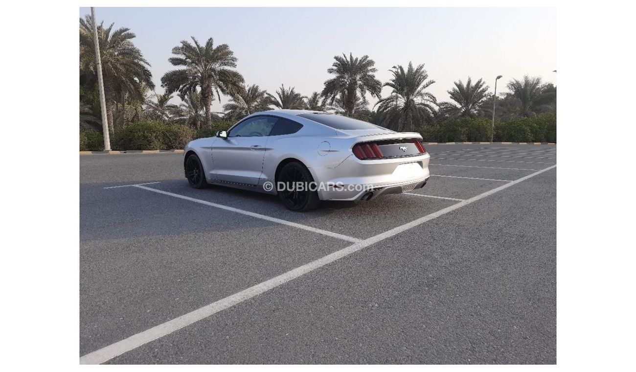 Ford Mustang GT Ford Mustang mobile 2016 Excellent Conditio  (USA - SPEC)  VERY GOOD CONDITION