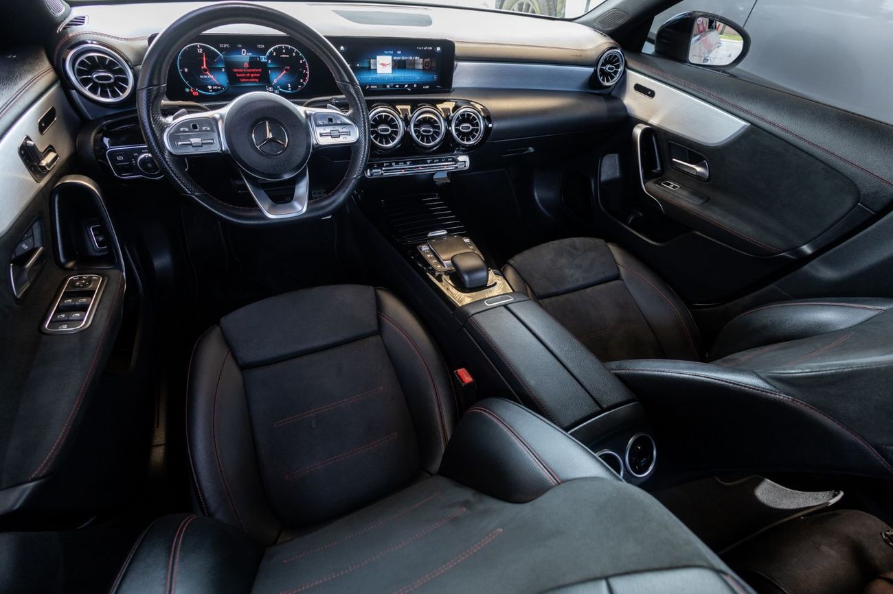 Mercedes-Benz CLA 250 AMG Premium 2.0L