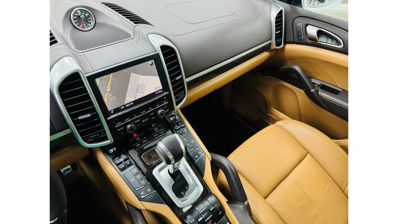 Porsche Cayenne GCC .. S .. V6 .. FSH .. Perfect Condition .. Top Range