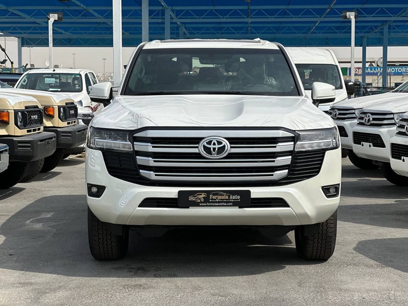 تويوتا لاند كروزر GXR 3.5L PTR A/T // 2026 // STD with Sunroof , Cool Box , Cruise Control // Special Offer // By Form