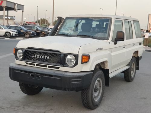 Toyota Land Cruiser 70 2025 Toyota Land Cruiser LC76 5-Door Hardtop without Diff-Lock 4.2L 6-Cyl Diesel M/T Export Only