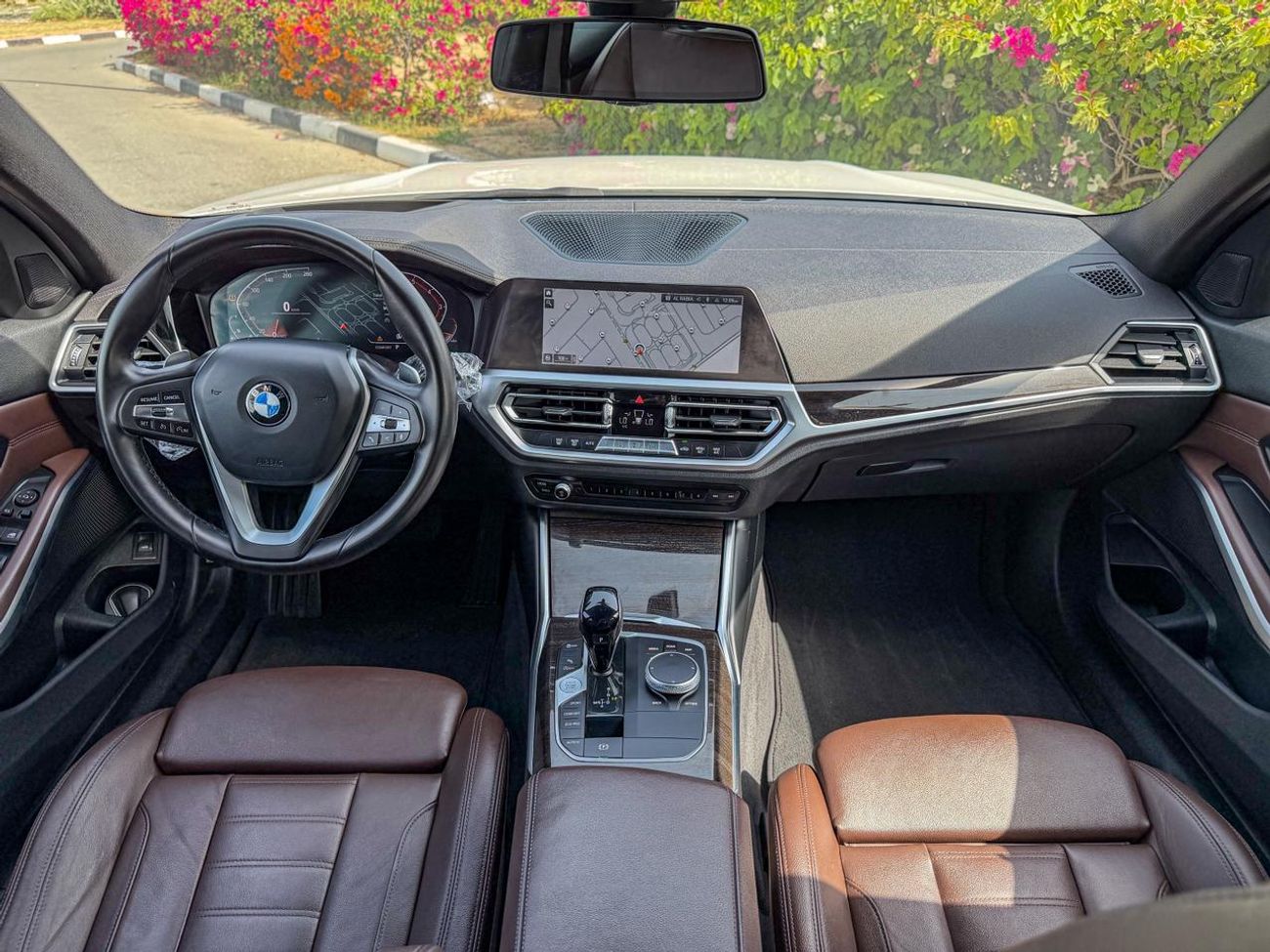 بي أم دبليو 330i Exclusive 2.0L (255 HP)