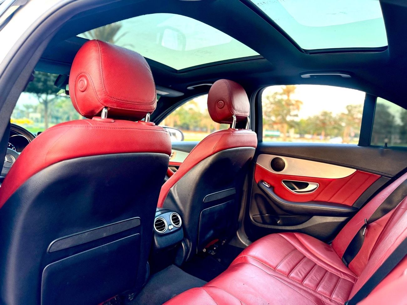 مرسيدس بنز C 200 MERCEDES C200 MODLE 2019 GCC SPACE FULL OPTION 360 CAMERA