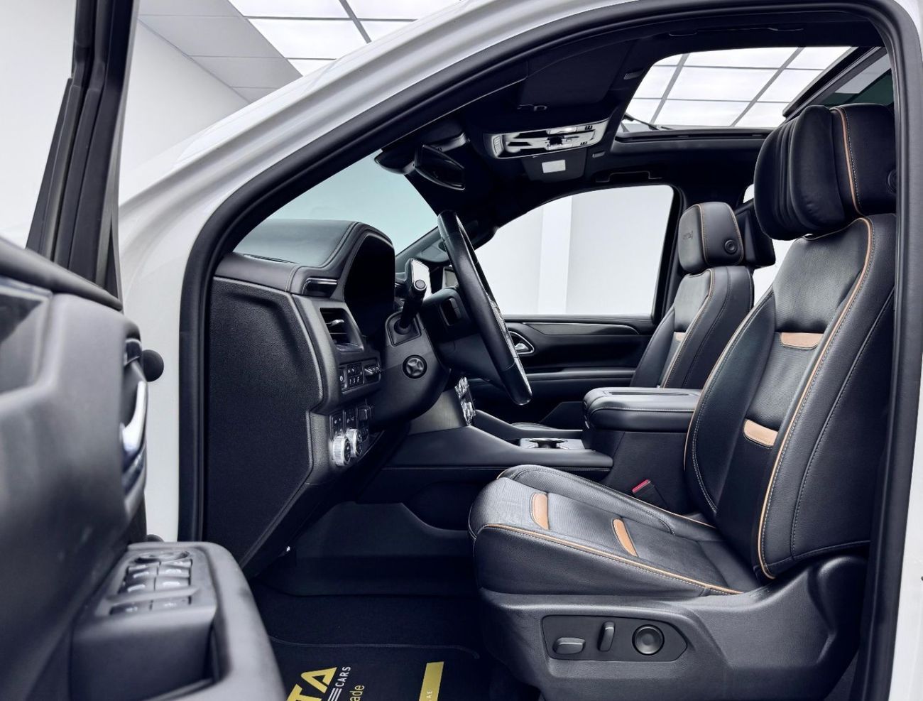 GMC Yukon AT4 5.3L 2021 GMC Yukon AT4, Warranty, Full GMC Service History, Full Options, 8 Seater, GCC