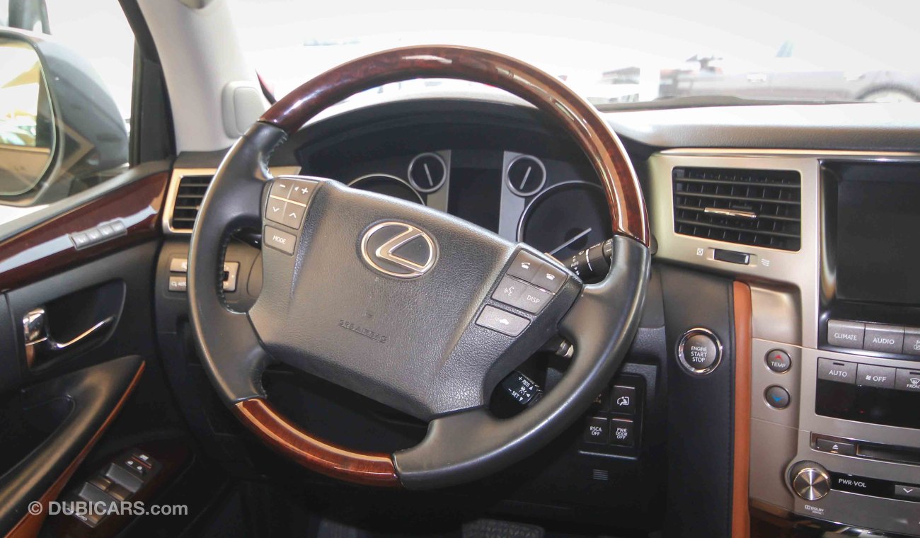 Lexus LX570