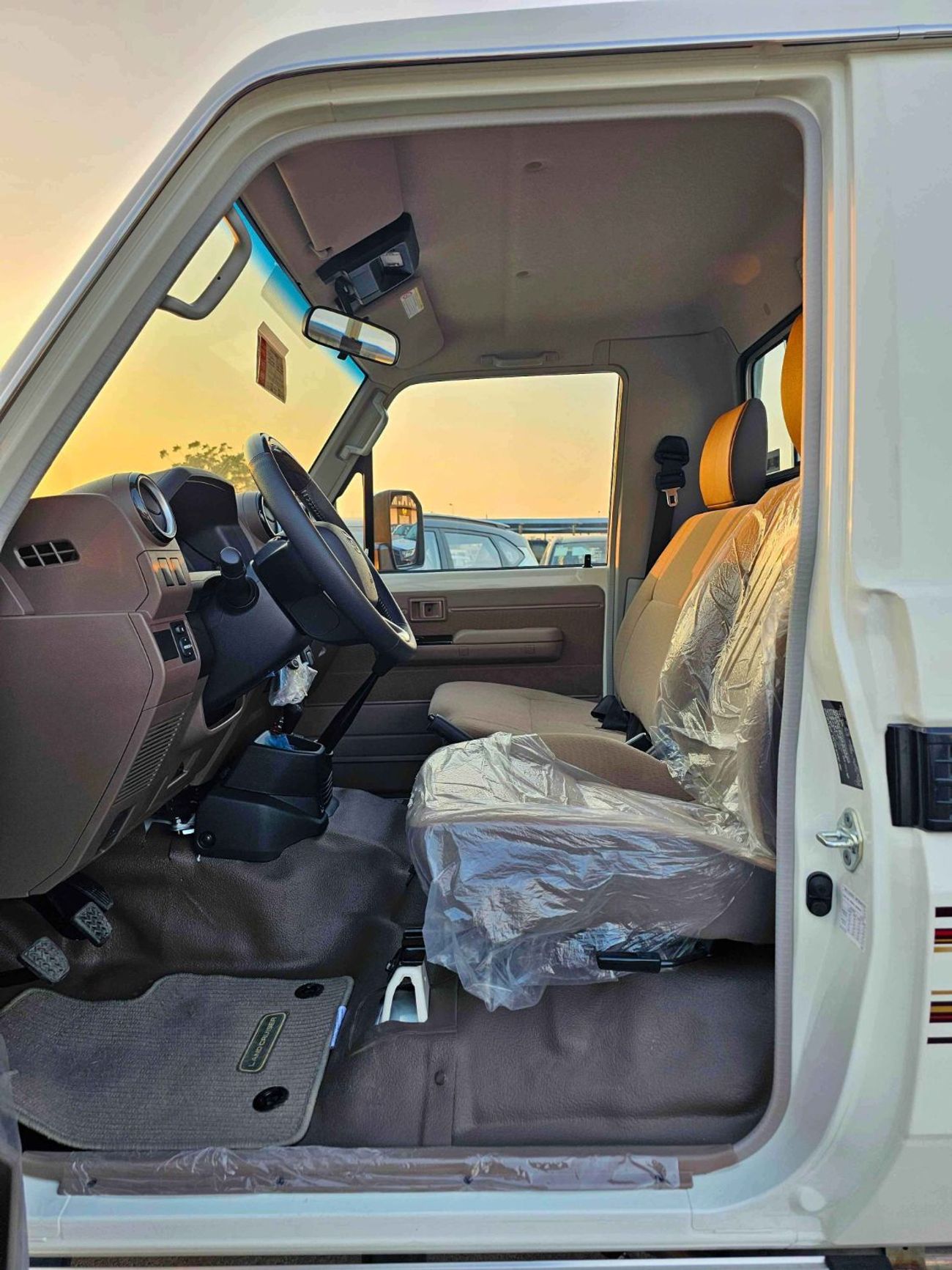 تويوتا لاند كروزر بيك آب LX LC79 / SINGLE CABIN /4.0L V6 PETROL M/T 4WD (CODE # LC79SCPM)