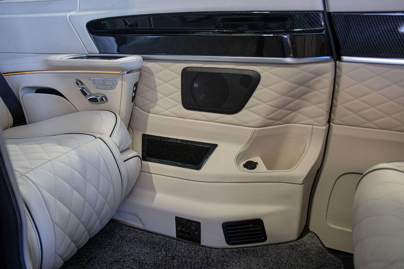 مرسيدس بنز V 300 Senzati GCC VIP Mercedes-Benz Approved Conversion