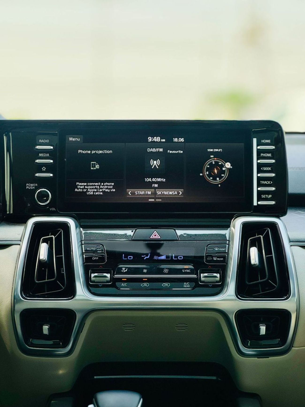 كيا سورينتو Base 2.4L FWD KIA SORENTO | GCC SPECS | YEAR 2022 | FULL SERVICE HISTORY | UNDER WARRANTY |