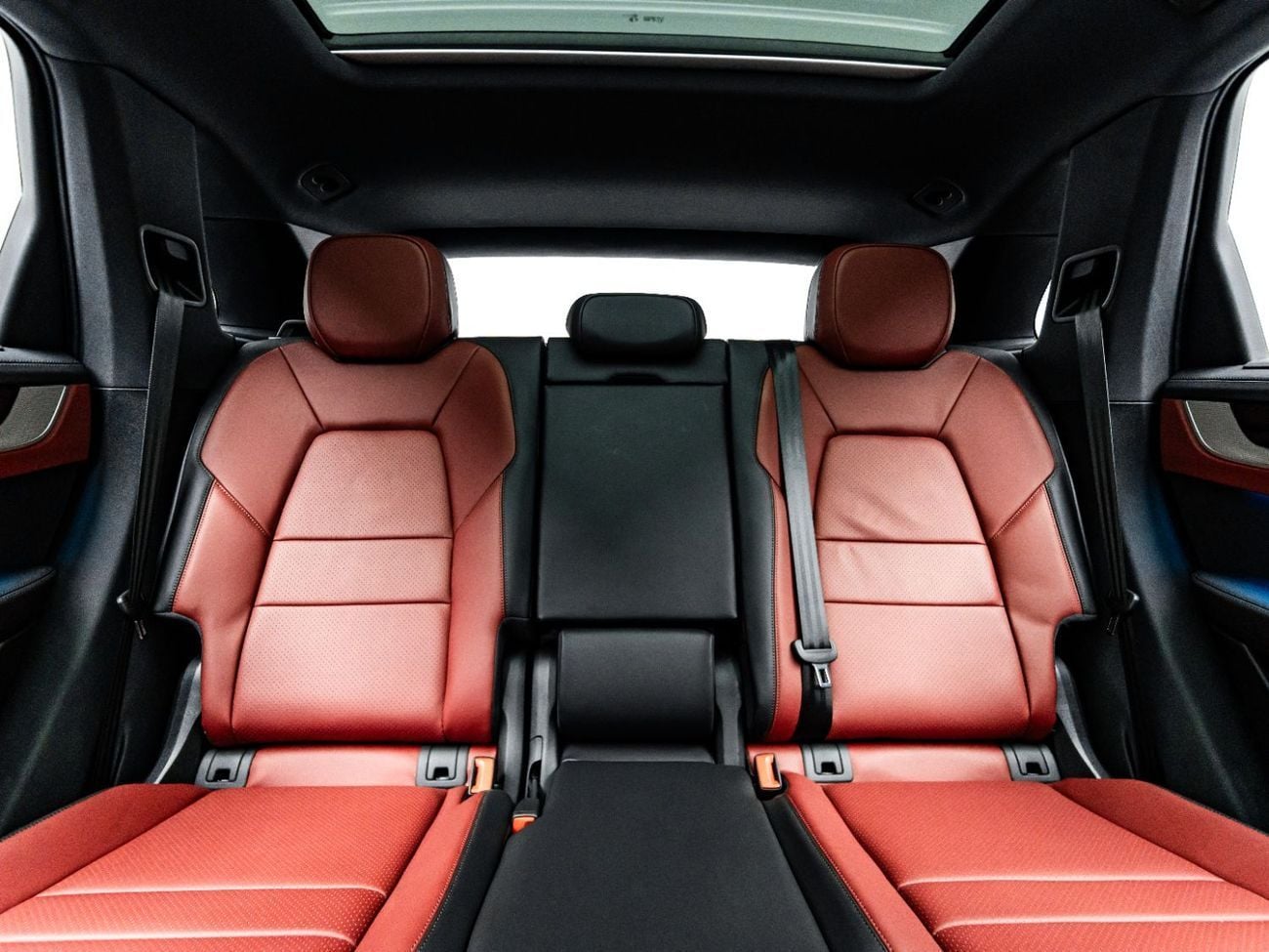 Porsche Cayenne Base 2025 Porsche Cayenne SUV, September 2027 Porsche Warranty, Low Kms, GCC