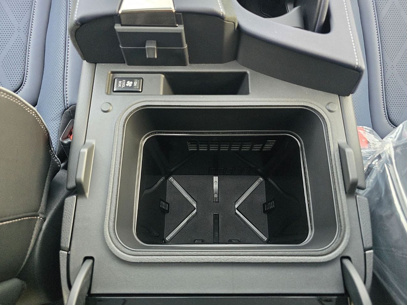 Infiniti QX80 SENSORY CAPTAIN CHAIRS