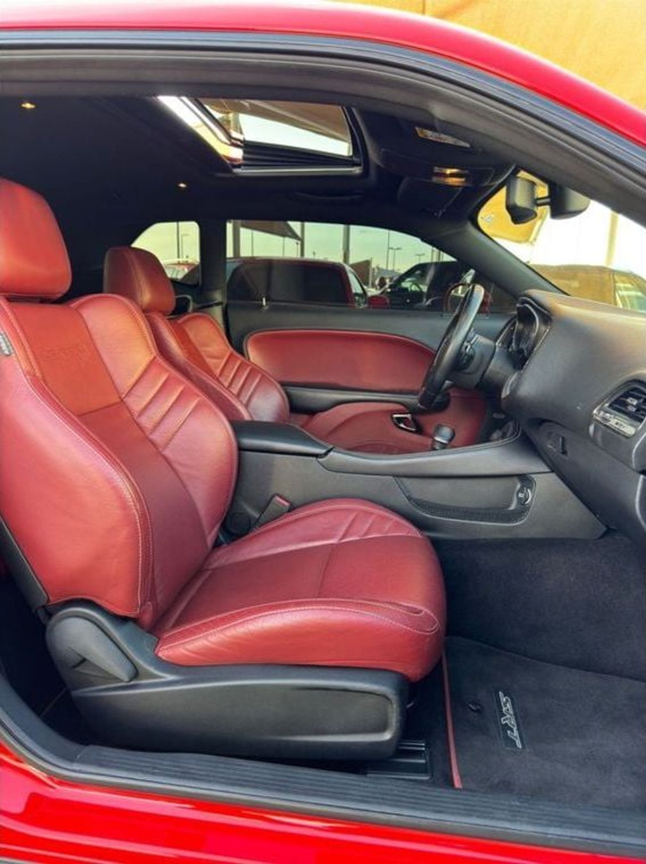 Dodge Challenger DODGE CHALLENGER SRT HELLCAT 2019 GCC 717HP  FULL SERVICE HISTORY UNDER WARRANTY