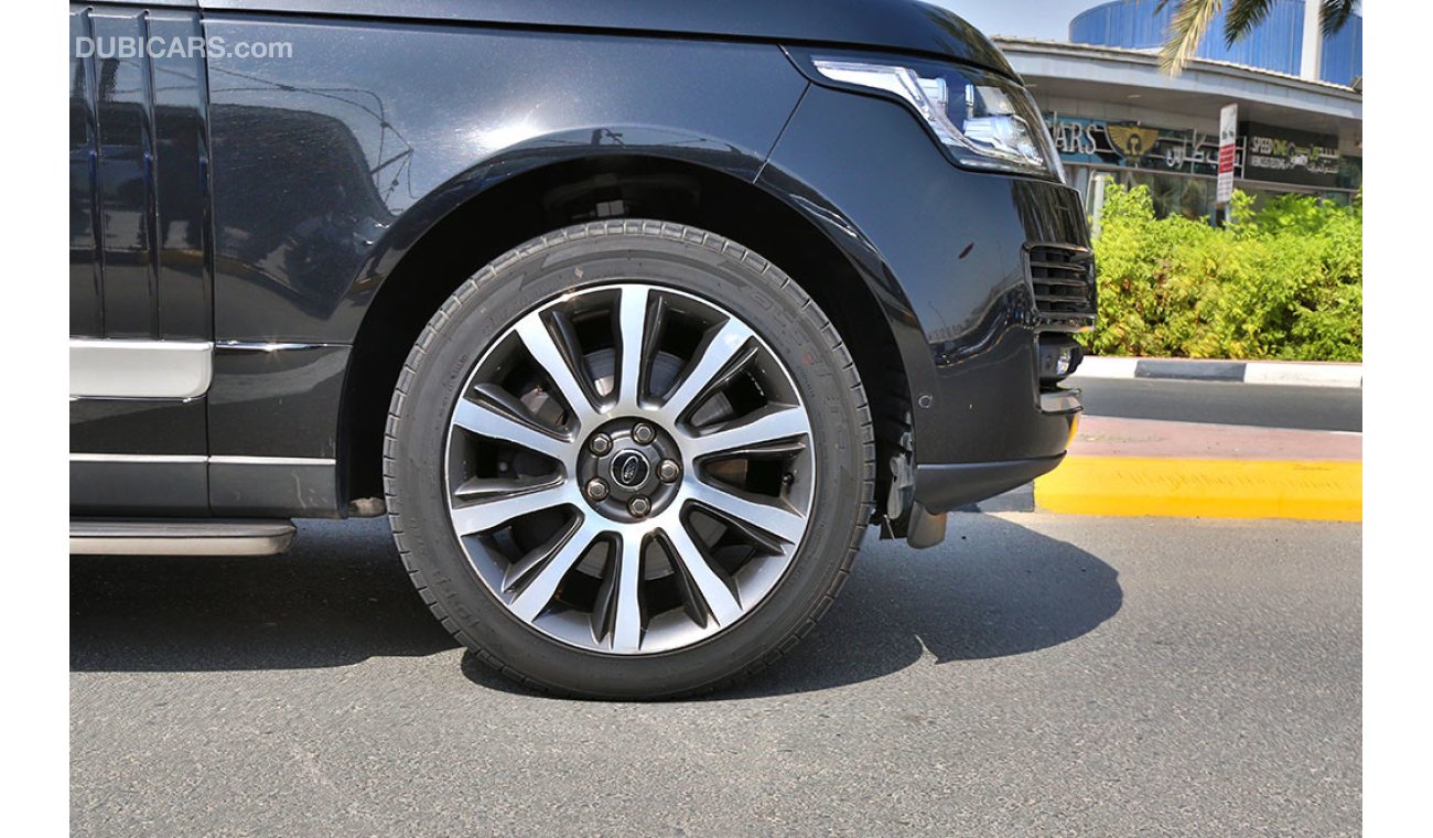Land Rover Range Rover Vogue SE Supercharged (2013 | GCC Specs)