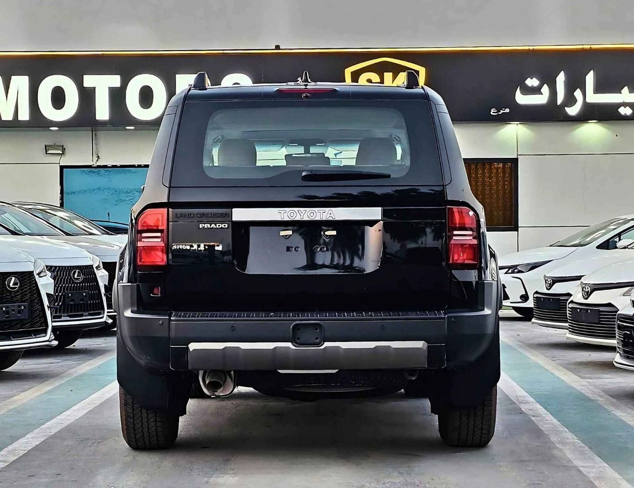 تويوتا برادو ALL ROUNDER / MID OPTION / 2.4T V4 PETROL / SUNROOF / LEATHER SEATS (CODE # P24AR)