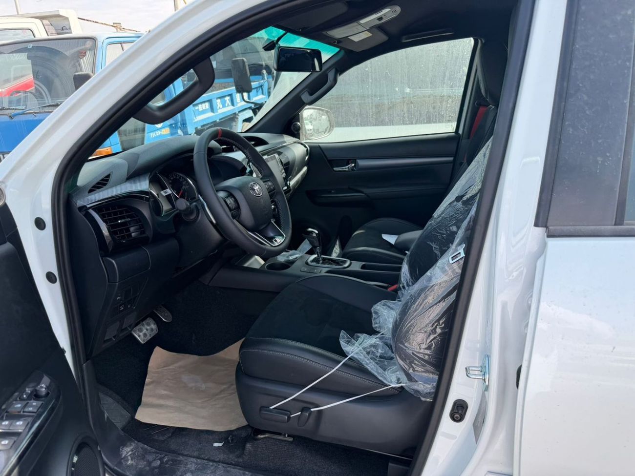 تويوتا هيلوكس Hilux GR 4.0 2025 full Oman specs