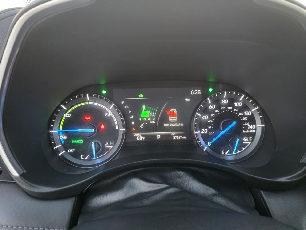 تويوتا هايلاندر 2.5L Hybrid Platinum